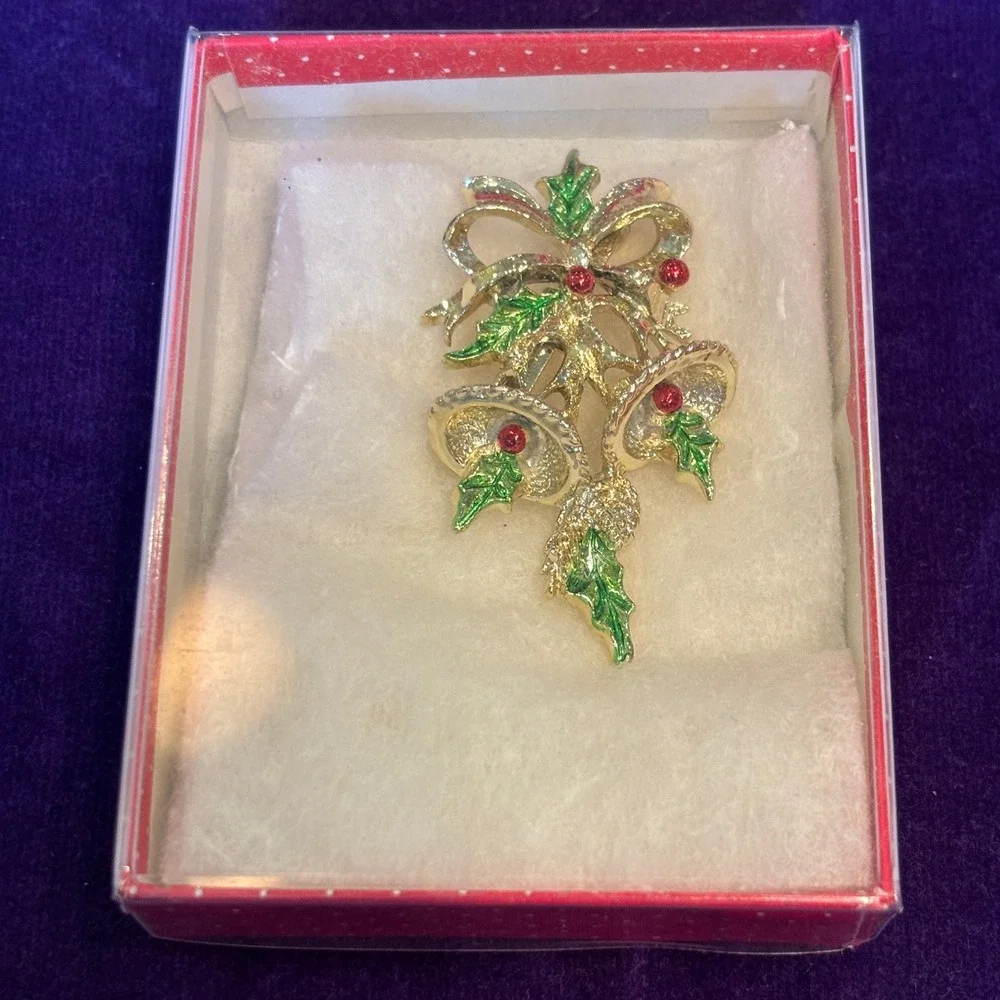 Gerry's Vintage Christmas Bells Holly Enamel Red Green Gold Tone Brooch Pin